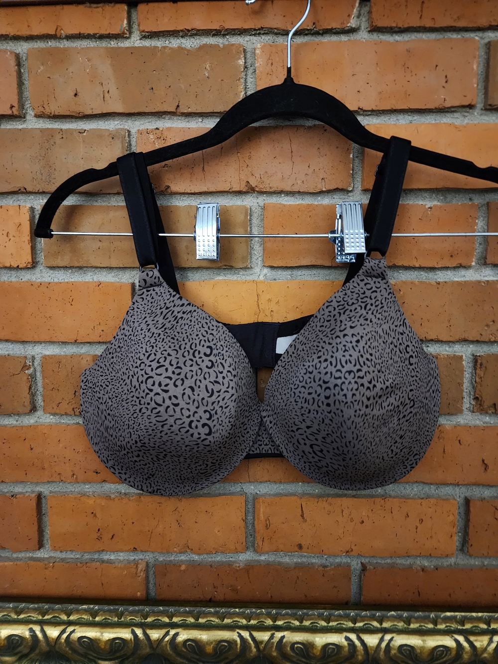 Warner's Taupe and Black Leopard-Print Wireless 36D T-Shirt Bra